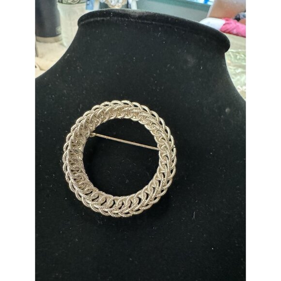 Vintage Gold-Tone Braided Circle Brooch Pin - Picture 1 of 3